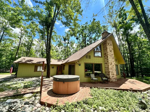 6848 Dogwood Ct, Gaylord, MI 49735