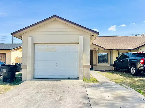 553 Maineline Blvd Photo 1