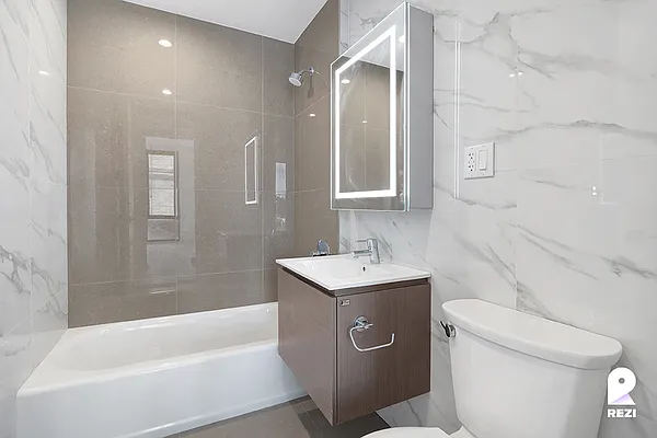 Rented by REZI | media 23