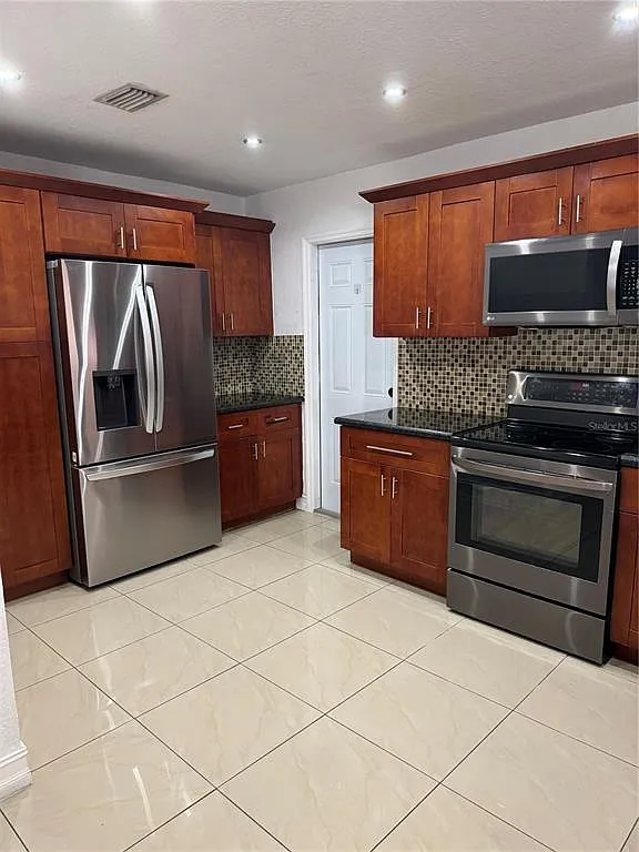 4 bed, 2.0 bath, 1478 sqft, $4,500 — Photo 2