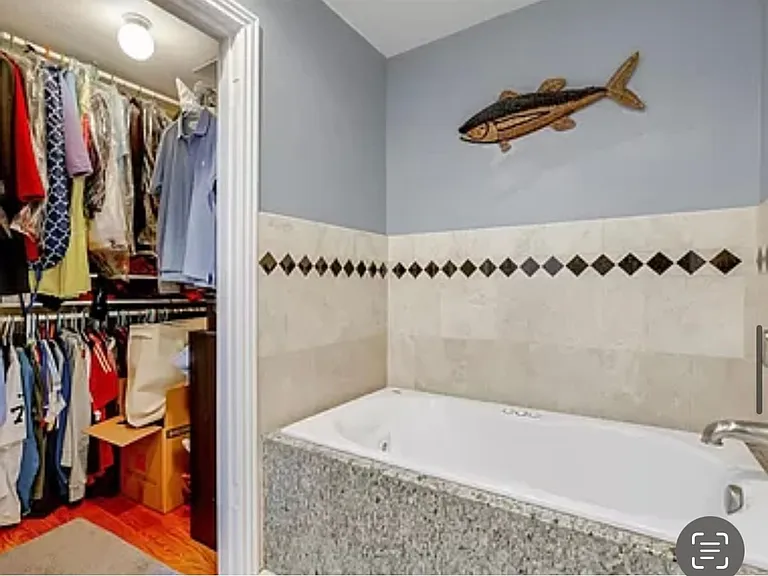 5662 Croydon Ave — Photo 12