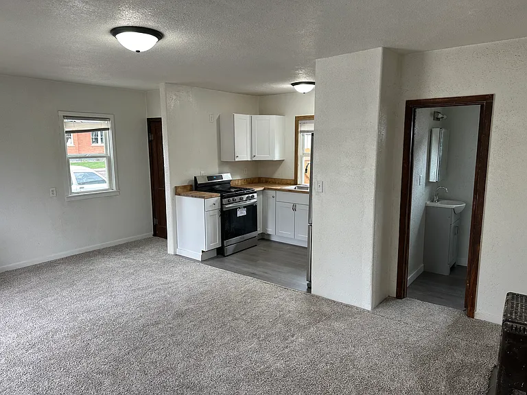 954 Walnut St #1 — Photo 7