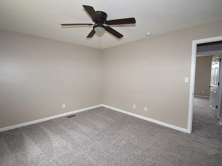 Peabody Dr - 362 (x4) — Photo 13