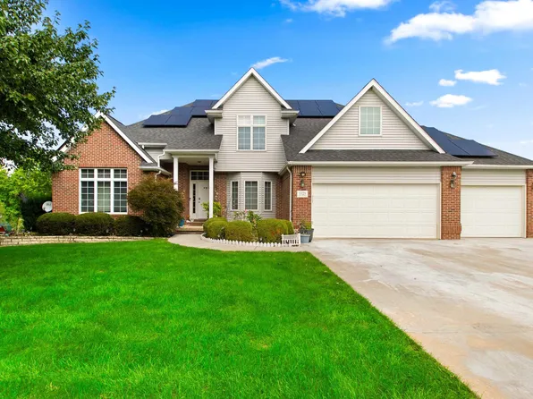 1125 E Myrtle St, Canton, IL 61520