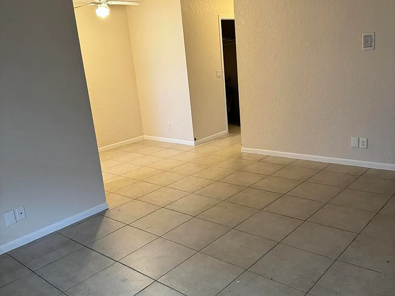 220 Croton Ave #210 — Photo 5