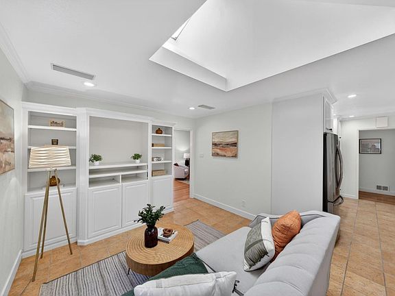 5th image of 2362 Valencia Ct