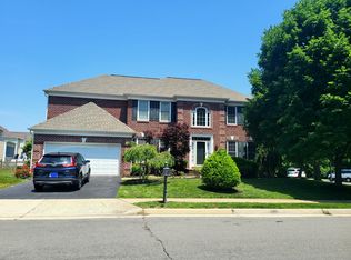 25794 Rawley Springs Dr, Chantilly, VA 20152