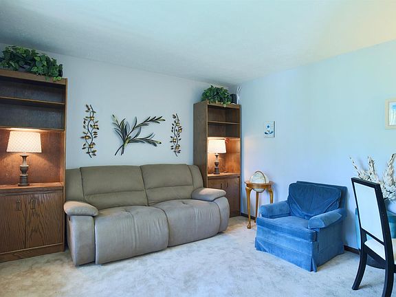 3rd image of 6283 Geyer Dr