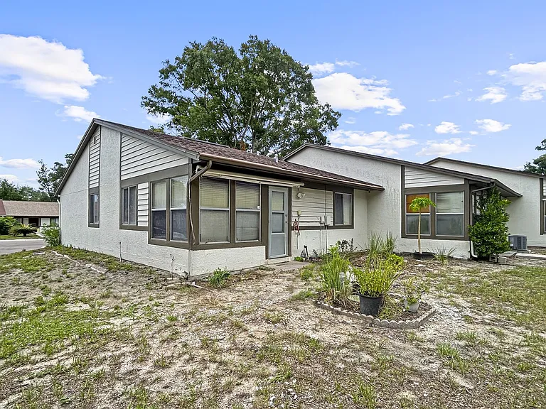 2140 Corbin Pl #F — Photo 16