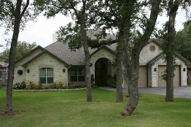 1st image of 205 Crane Dr