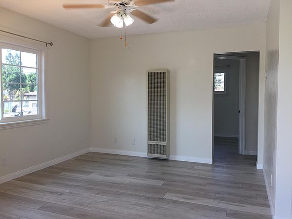 4th image of 6911 3/4 Granger Ave
