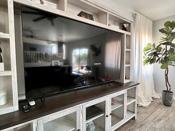 4th image of 7601 W Southgate Ave