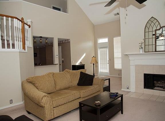 3rd image of 10221 Burgundy Dr