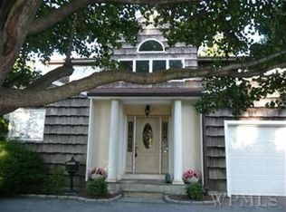 240 White Plains Rd, Tuckahoe, NY 10707