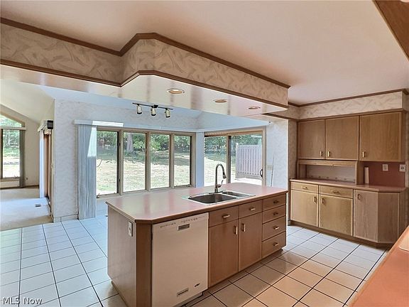 5th image of 1531 S Belvoir Blvd