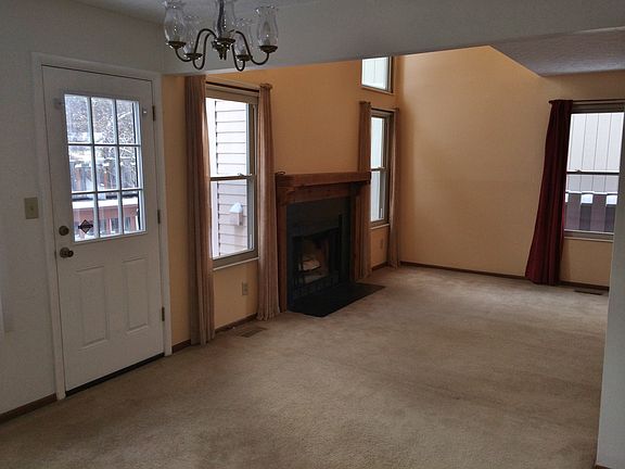 4th image of 329 Halsbury Cir