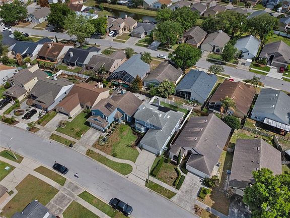4th image of 353 LAKEBREEZE CIRCLE