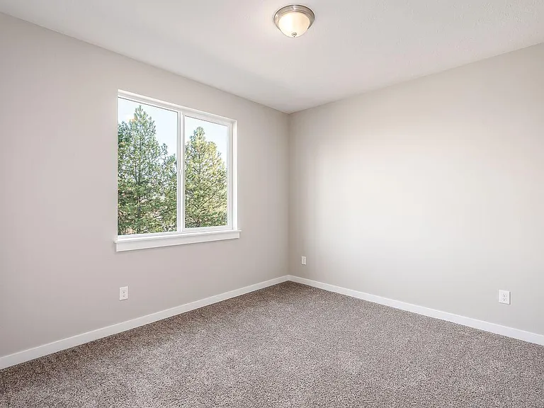 1647 S Nettleton Ln — Photo 8