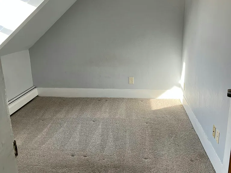 18 Roundy St #2 — Photo 7