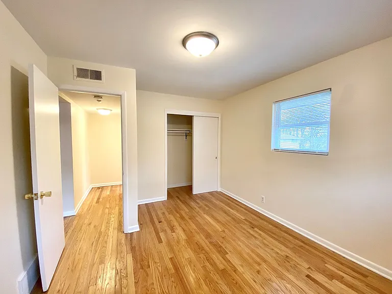 3020 W Fardale Ave — Photo 6