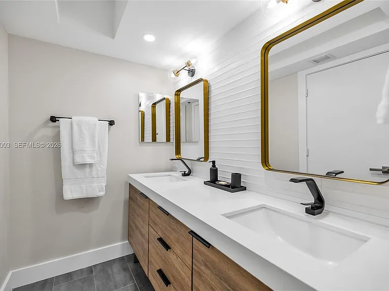 6917 Collins Ave #1404 — Photo 15