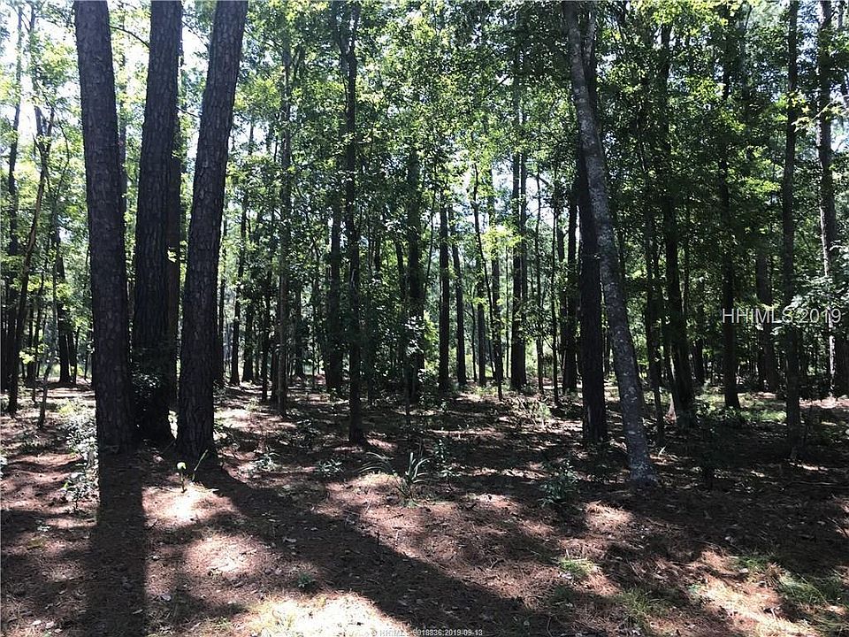 1st image of 32 Masters Dr