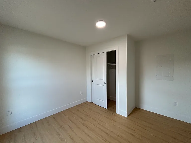 124 Wallace Ave — Photo 4