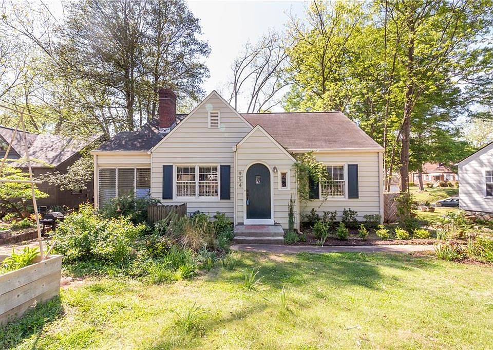 1st image of 954 Sylvan Pl SW