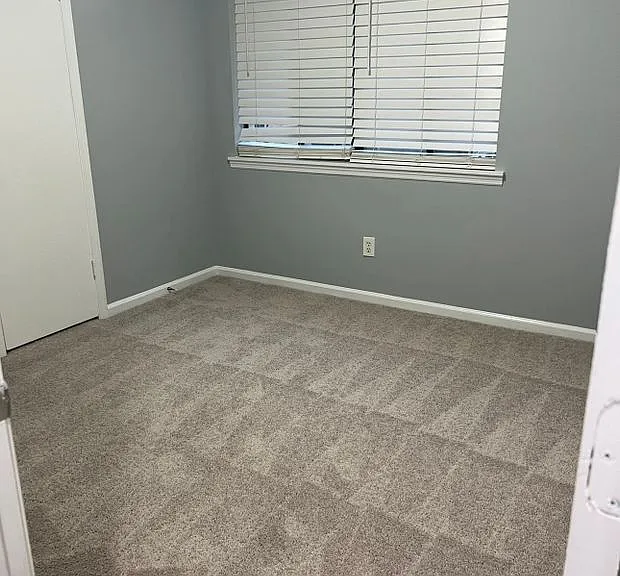 94 Burnham Dr — Photo 16