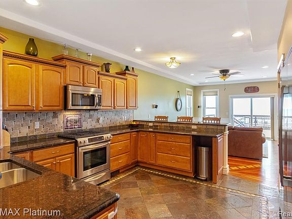 3rd image of 7438 Lakeshore Dr