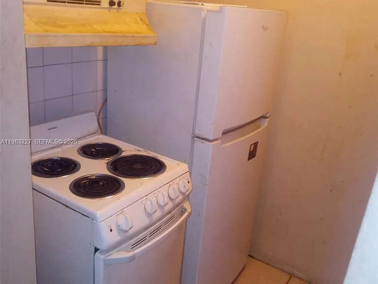 1925 Harding St #A-D — Photo 1