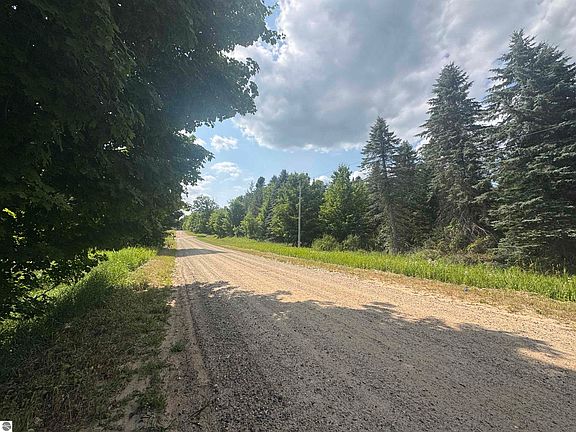 5th image of 22 Mile Rd