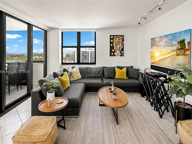 2555 Collins Ave #2402 — Photo 16