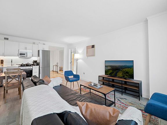 5th image of 810 Pacific Ave #1202