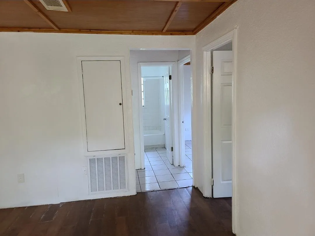 2 bed, 900 sqft, $1,250 — Photo 4