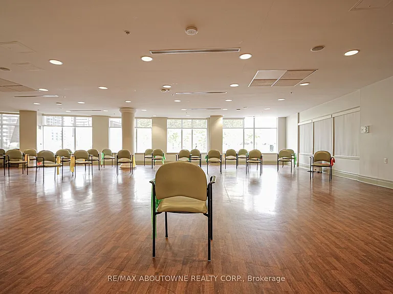 350 Princess Royal Dr #1002 — Photo 42