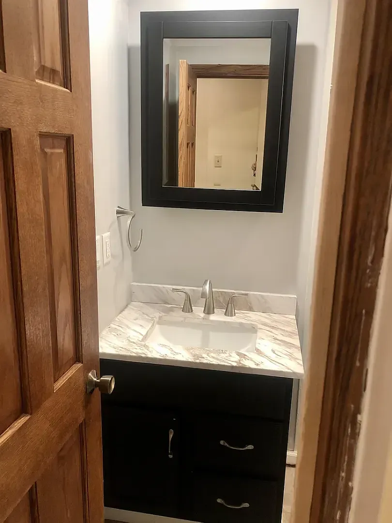 Great location in the heart of Bloomington! 5 Bedrooms — Photo 3