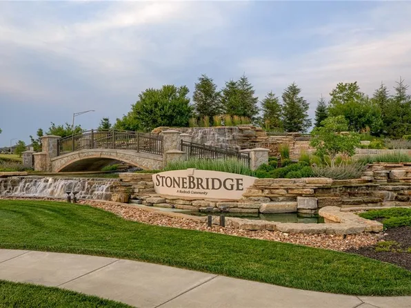 16581 W 166th Ct, Olathe, KS 66062