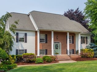 9 Ryan Ln, Pompton Plains, NJ 07444