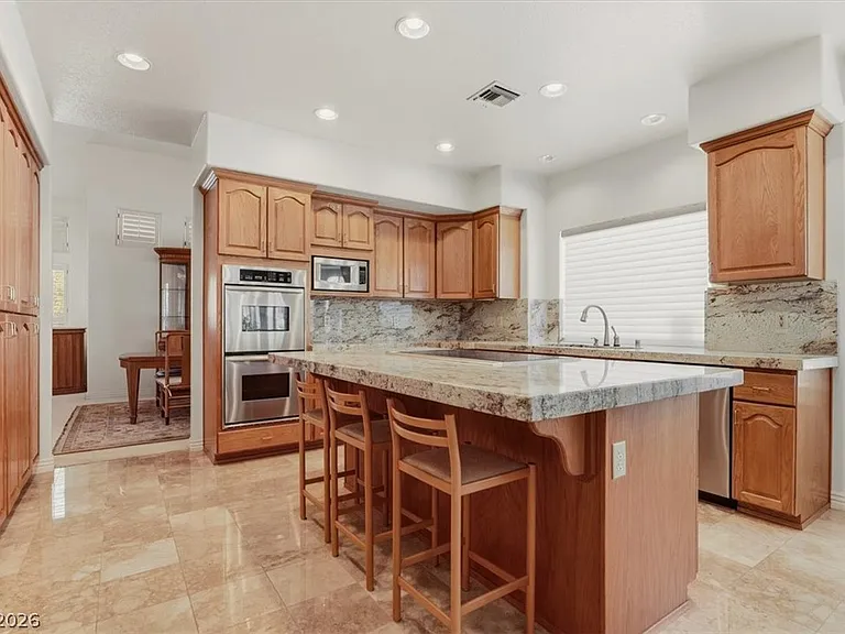 1888 Woodhaven Dr — Photo 15