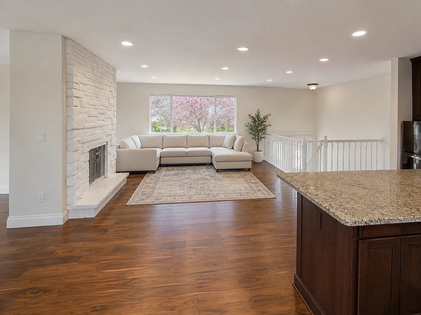 5 bed, 3000 sqft, $3,600 — Photo 4