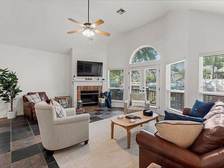 5094 Pleasure Lake Dr — Photo 17