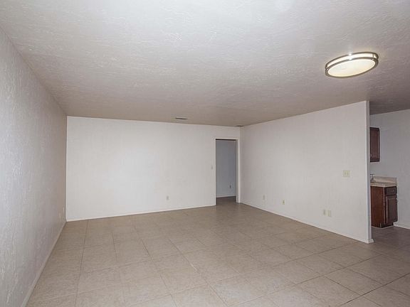 3rd image of 3741 E Patricia St