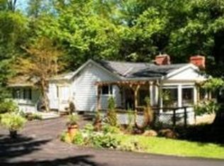 559 N Main St, Chagrin Falls, OH