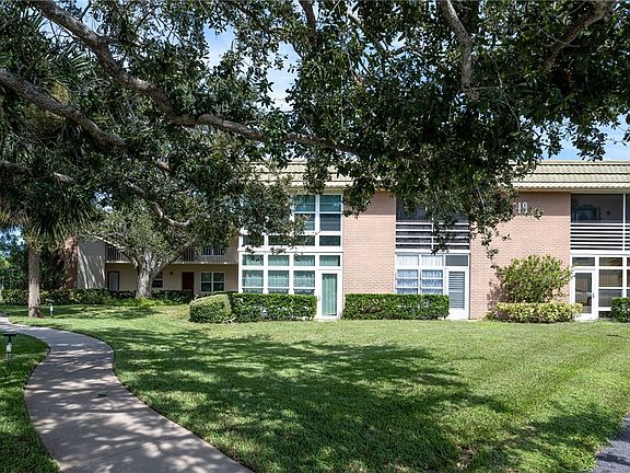 4th image of 19 Vista Gardens Trl APT 105