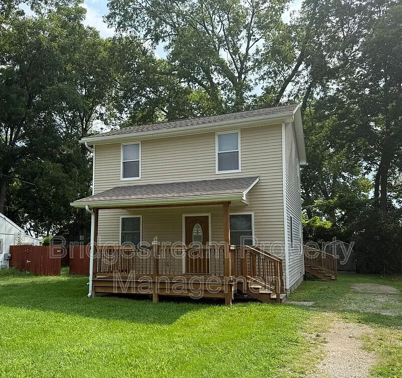 3 bed, 2.0 bath, 1152 sqft, $1,850 — Photo 1