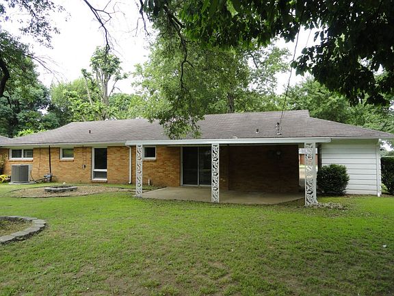3rd image of 308 W Linden Cir