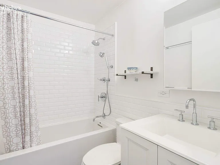 30 W 61st St #15B — Photo 6