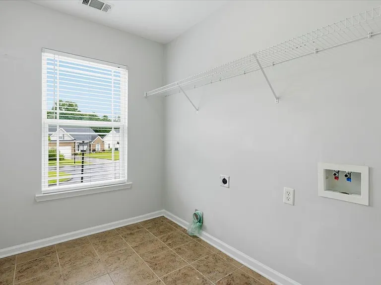 8 Woods Way — Photo 9
