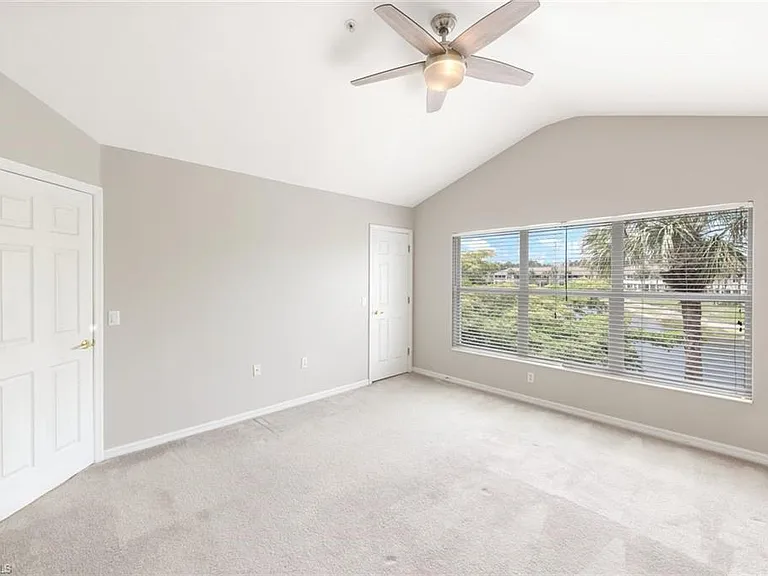 1088 Oxford Ln #48 — Photo 9